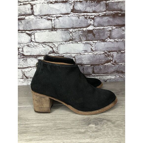 BEEK Falcon Black Suede Leather Back Zip Stacked Heel Booties Women’s 7M US/38EU - Picture 3 of 16